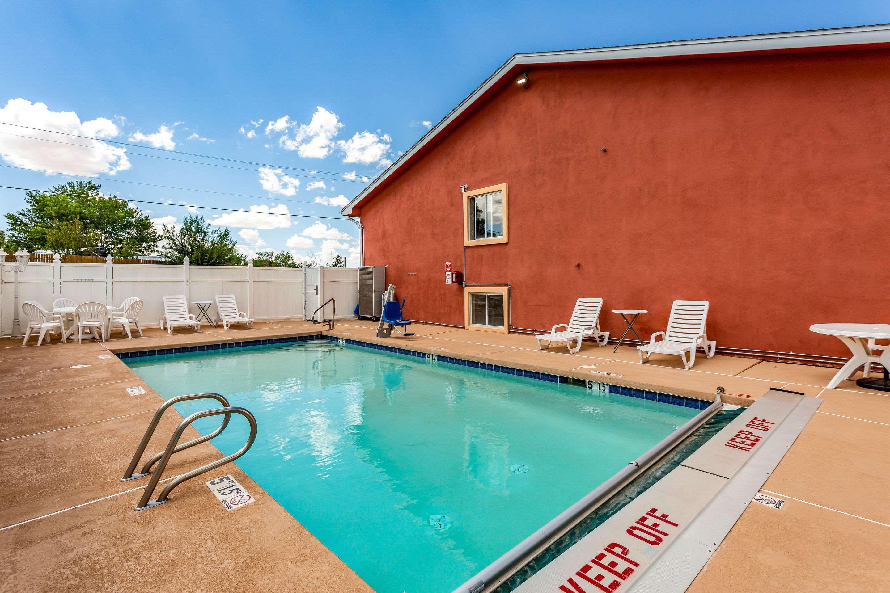 Quality Inn Los Lunas Bagian luar foto