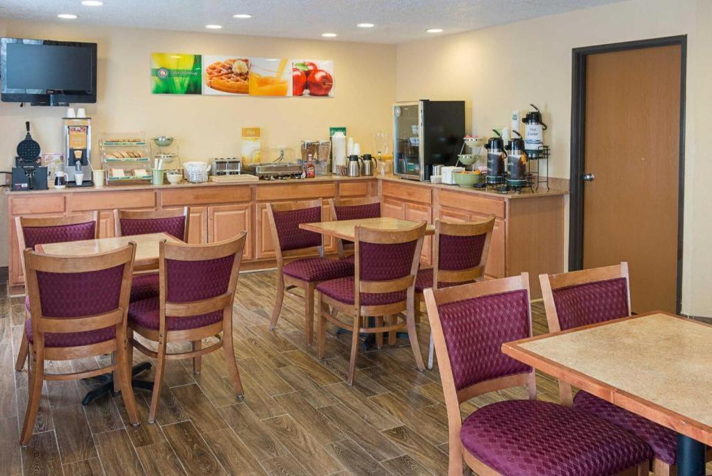 Quality Inn Los Lunas Bagian luar foto